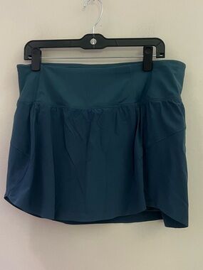 Athleta woman’s Teal tennis Run Skort
